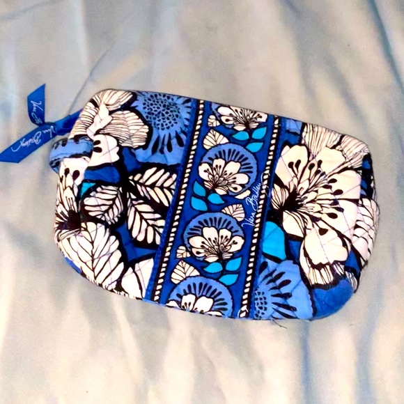 Vera Bradley Handbags - VERA BRADLEY Cosmetic makeup bag tote